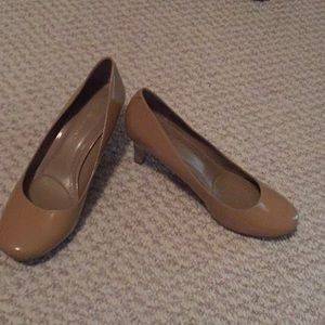 BCBG camel pumps